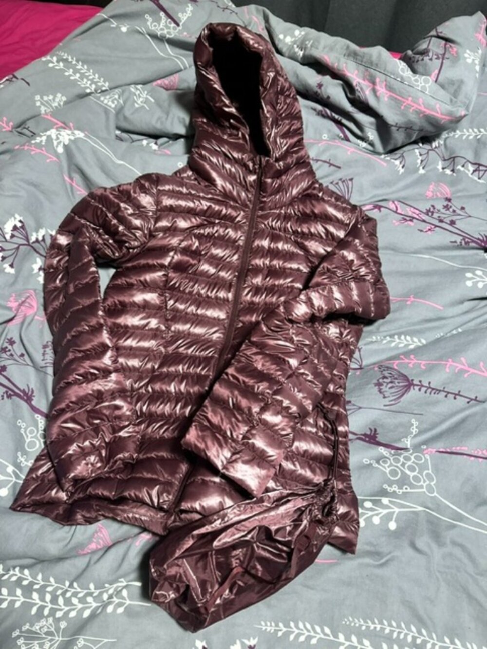 Lululemon Pack it down jacket size 6